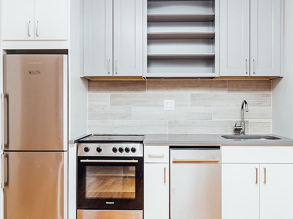 2nd image of 173 Jefferson St #2G