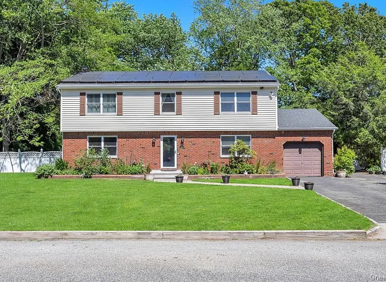 5 bed, 2492 sqft, $5,200 — Photo 1