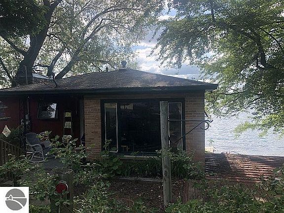 2nd image of 7035 Peninsula Dr
