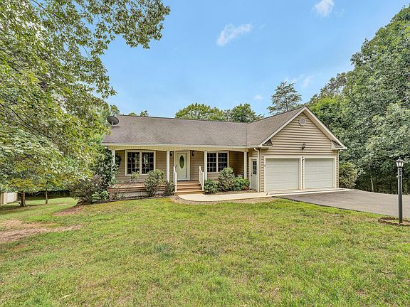 3rd image of 5 Walnut Landing Cir
