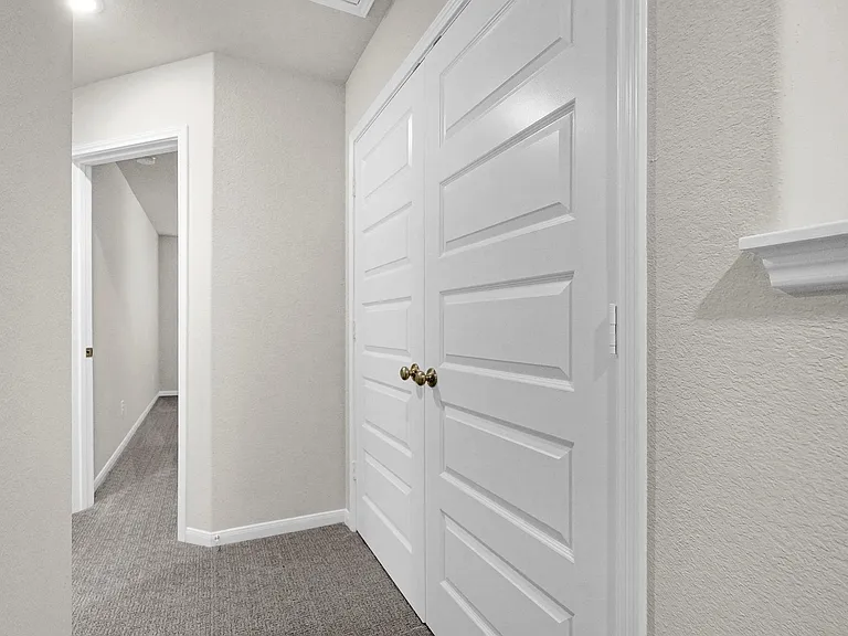5606 Hyde Park Dr — Photo 17