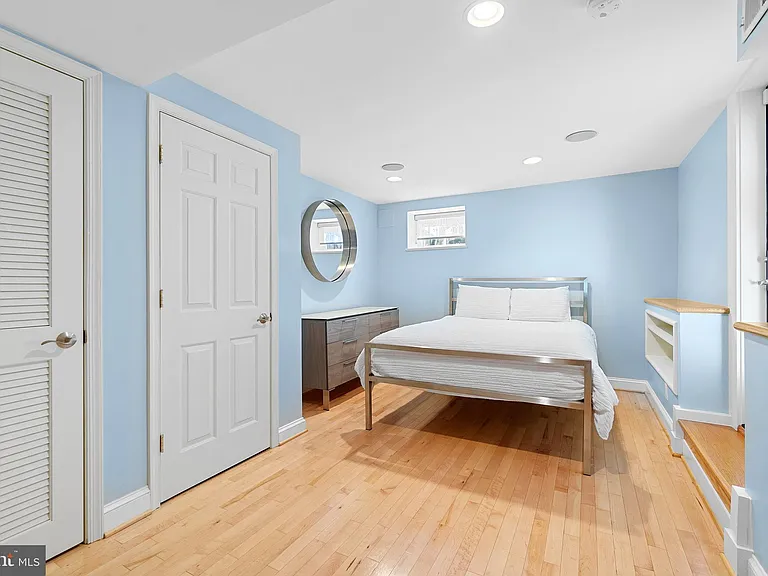 936 T St NW #B — Photo 16