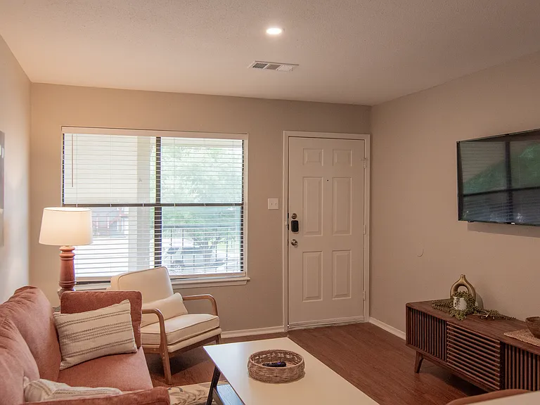 311 Manuel Dr #C — Photo 16
