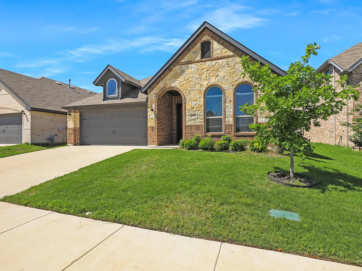 Building Photo - 3737 Trillium Dr