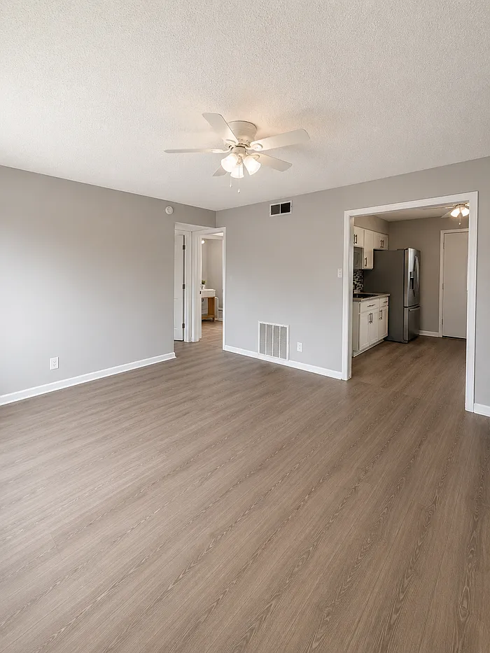 2 bed, 1.0 bath, 800 sqft, $950 — Photo 2