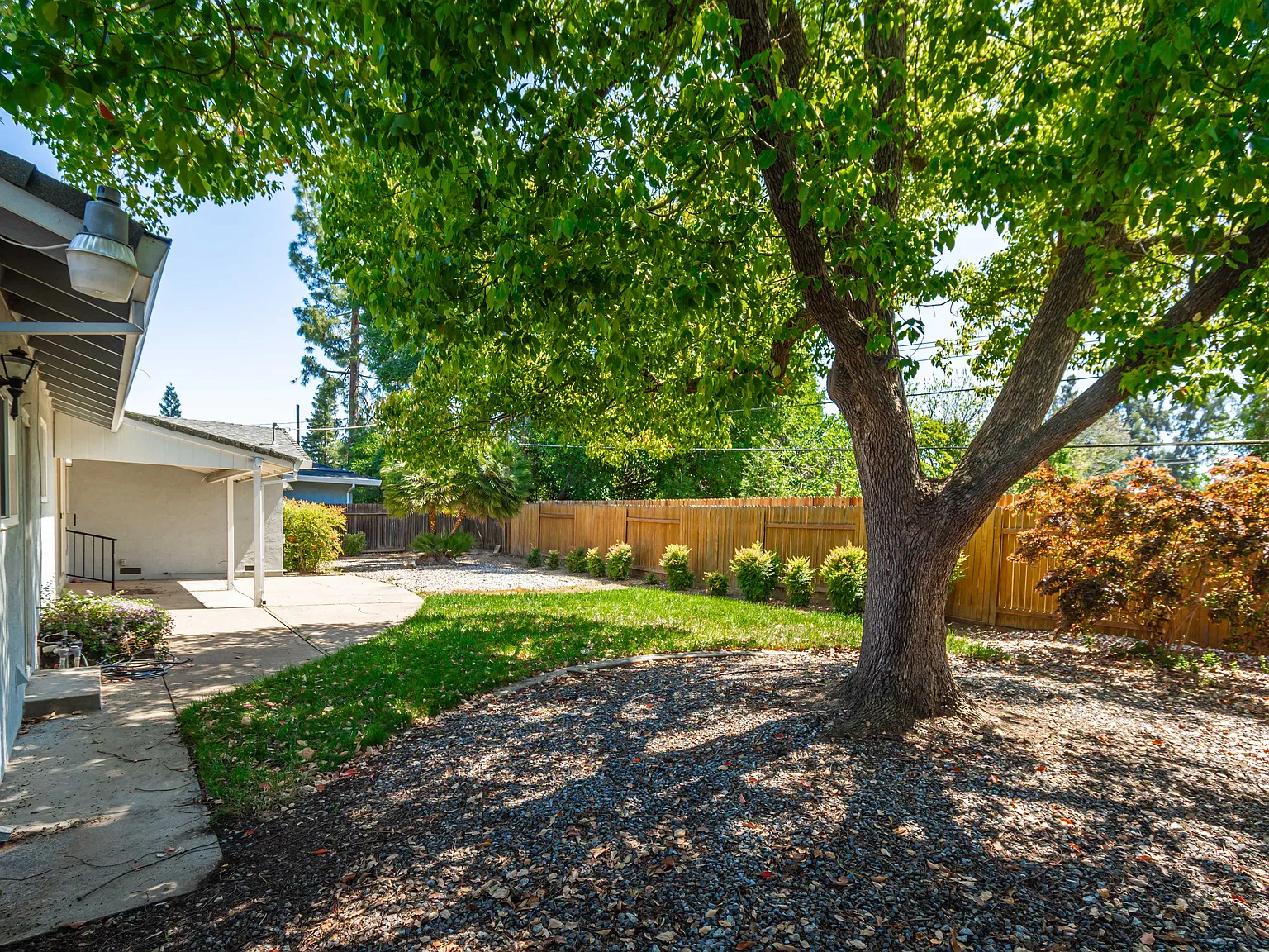 3 bed, 1639 sqft, $2,900 — Photo 2