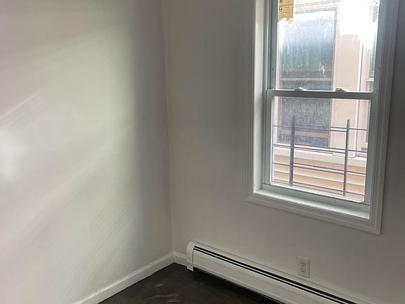 3rd image of 114 Lexington Ave Floor 1