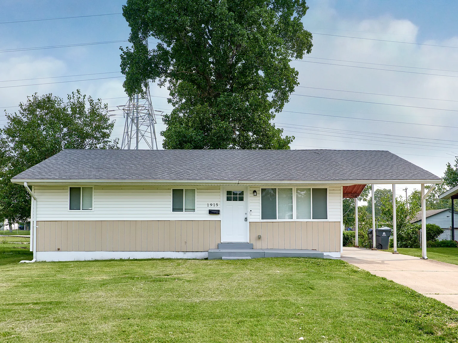 3 bed, 864 sqft, $1,500 — Photo 1