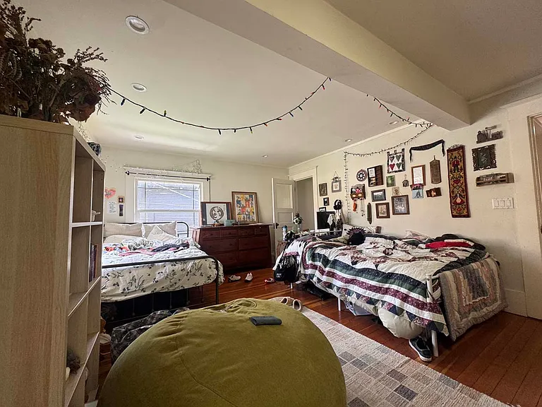 2836 Derby St — Photo 33