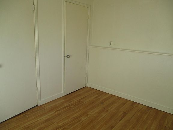 2nd image of 3126 20th Ave
