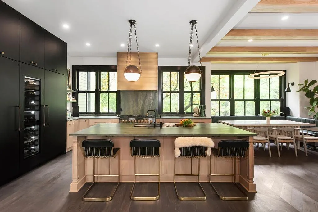 5 bed, 4.5 bath, 3500 sqft, $18,500 — Photo 4