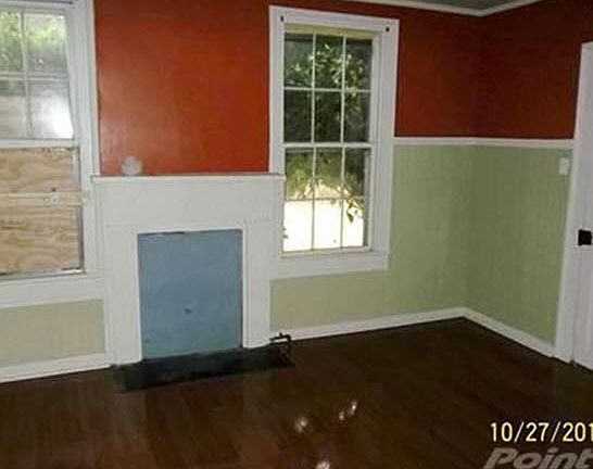 4th image of 219 S Garden St