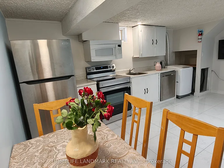 385 Marybay Cres #1 — Photo 6