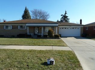 29268 Ridgefield Ave, Warren, MI 48088