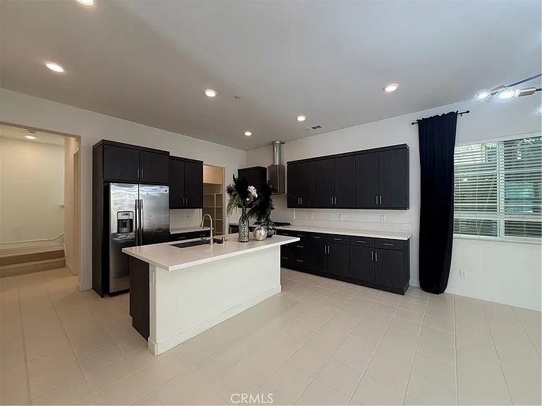 802 Beacon — Photo 5