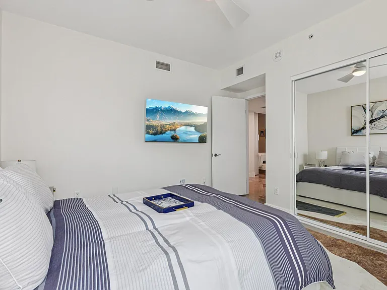 2640 Lake Shore Dr #2312 — Photo 24