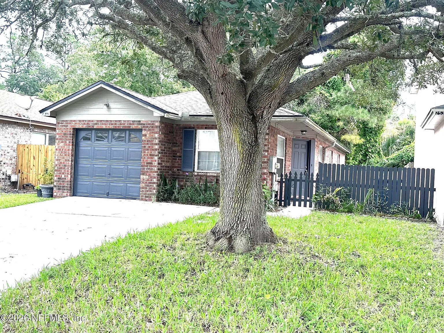3 bed, 2.0 bath, 1068 sqft, $1,750 — Photo 2