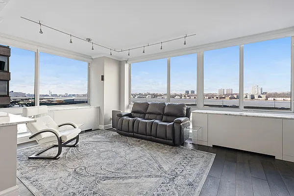 Sold by BLU Real Estate | media 2