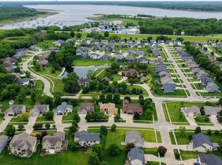 800 Lake View Ave, Polk City, IA 50226