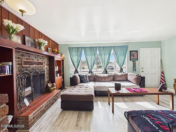 5th image of 626 Prater Way