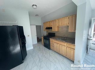 500 Metropolitan Ave #1, Hyde Park, MA 02136