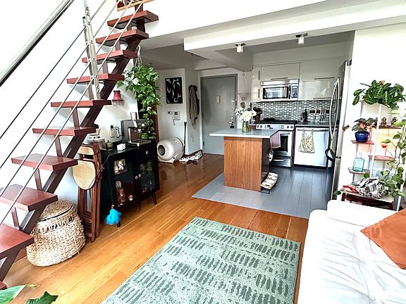 4th image of 606 Metropolitan Ave #4