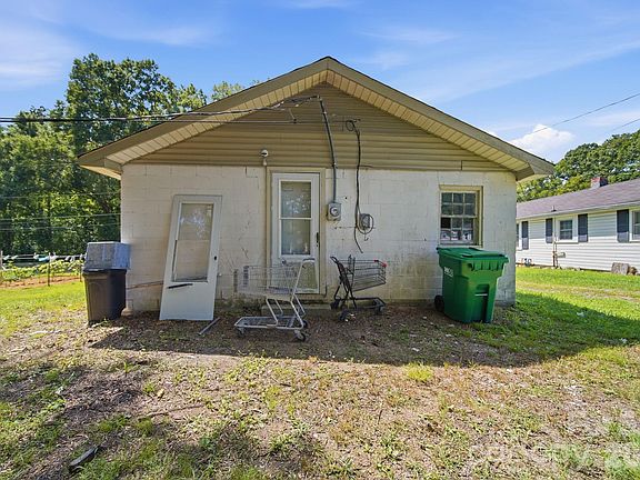 5th image of 439 Richardson St