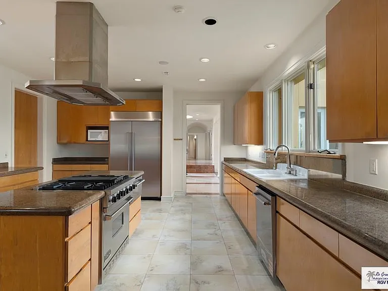 3201 Lazy Lake Dr — Photo 11