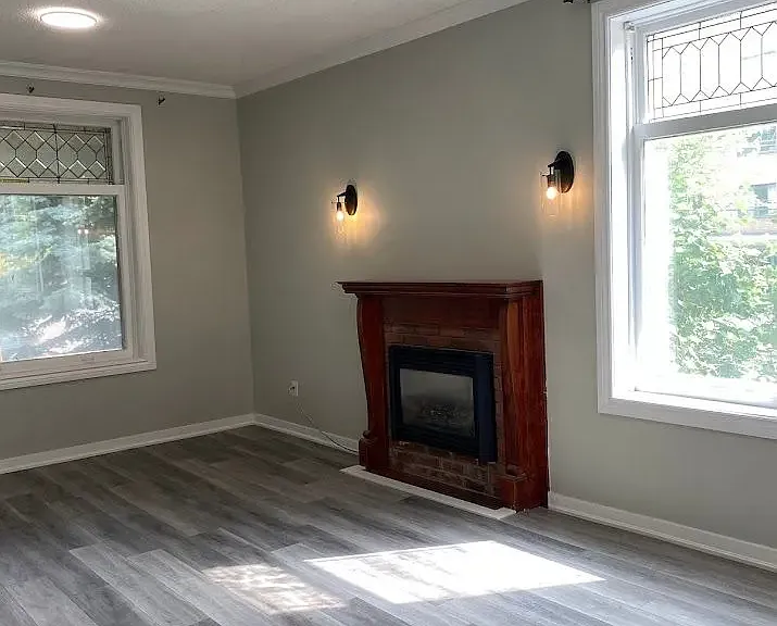 203 Elmwood Ave E — Photo 20