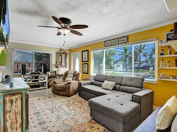 3rd image of 2757 NE 12th Avenue