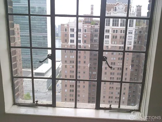 Rented by City Connections Realty | media 139