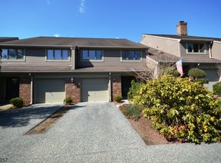 96 Frost Ln, Mahwah, NJ 07430