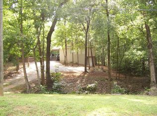 216 Camelot Rd, Gray, GA 31032