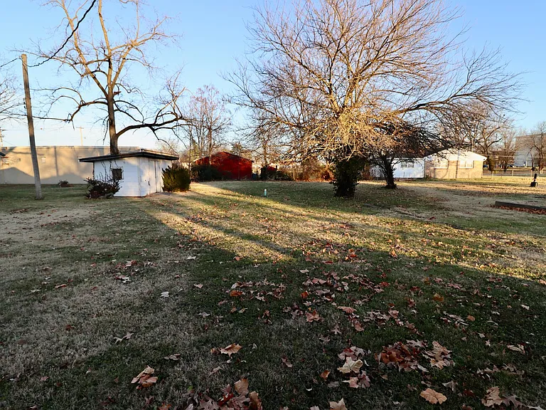 334 Clark Ave — Photo 19