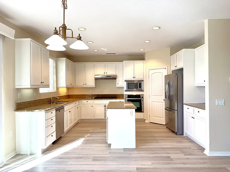 40220 Emily Pl — Photo 19