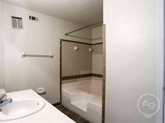 3rd image of 1800 Sable Pl #1800