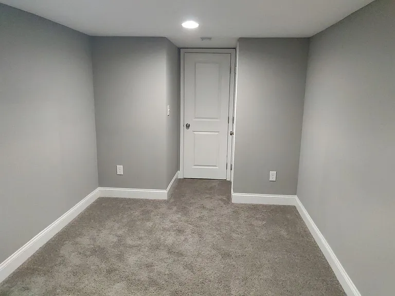 103 S Highland Ave — Photo 24