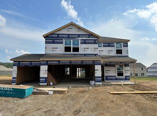 379 Trinity Way E, Newark, OH 43055