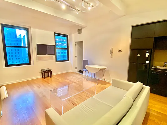 Rented by Evans Real Estate | media 21