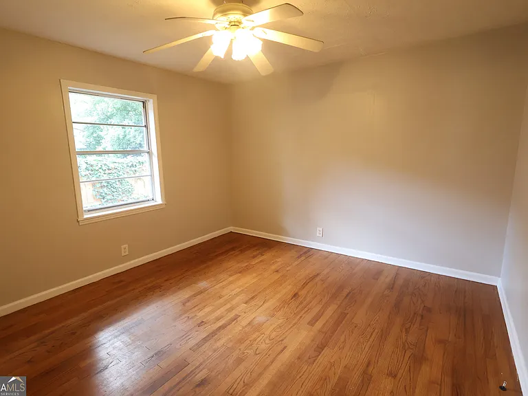 615 N Jefferson St NE — Photo 11
