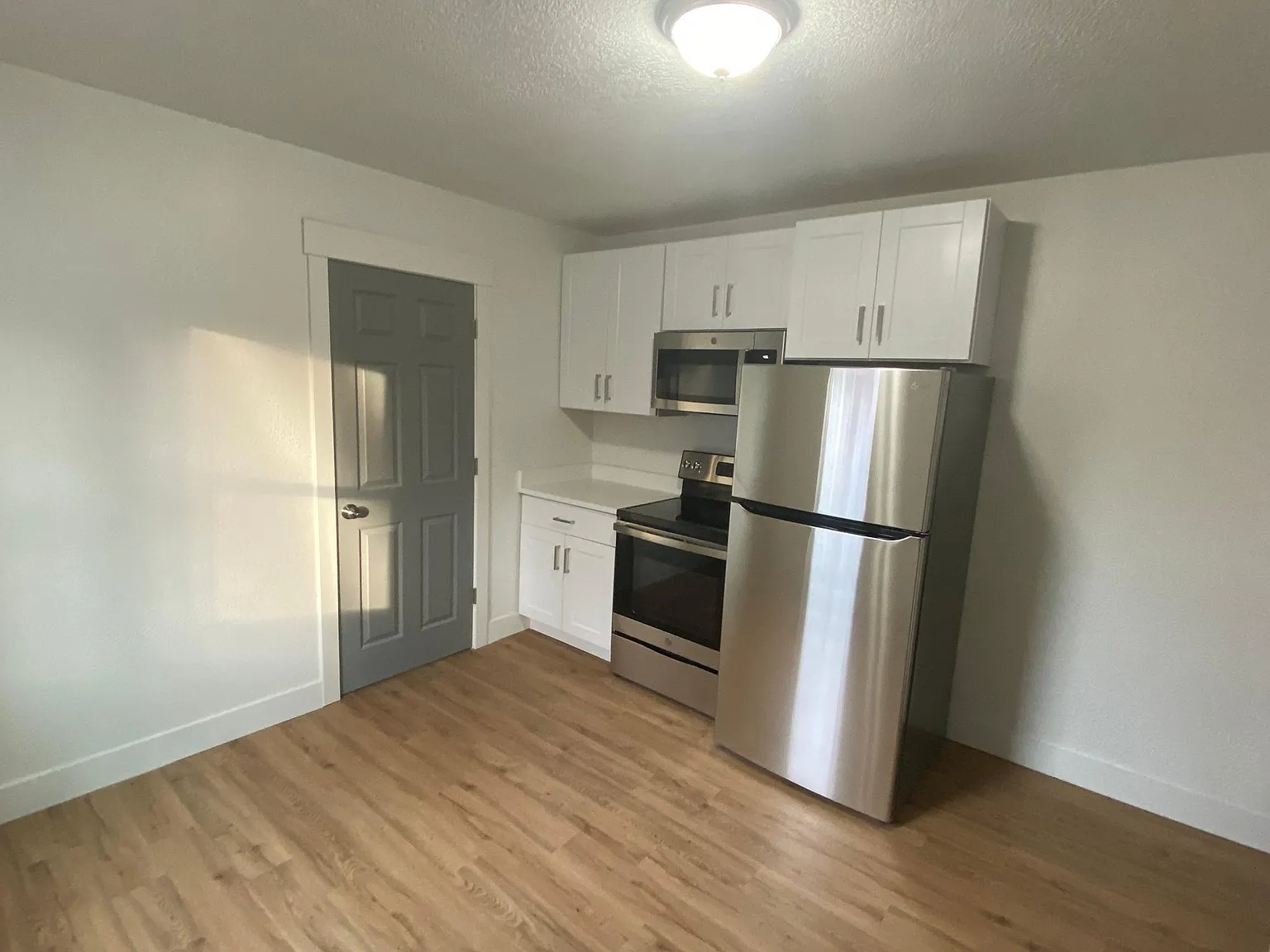 2 bed, 804 sqft, $1,725 — Photo 2