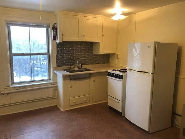 2nd image of 281 Saint Paul St APT 7