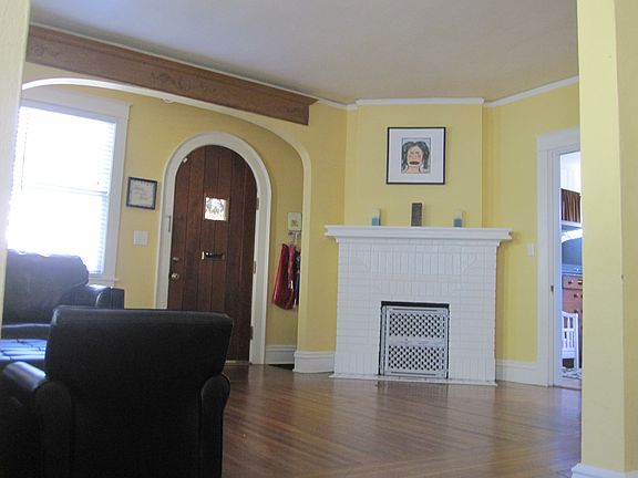 4th image of 52 Glenwood St