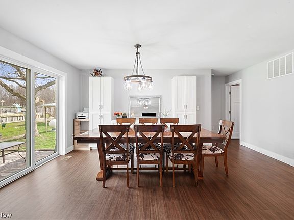 3rd image of 3843 Herman Rd