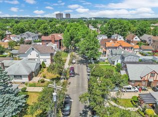 8328 265th St, Glen Oaks, NY 11004