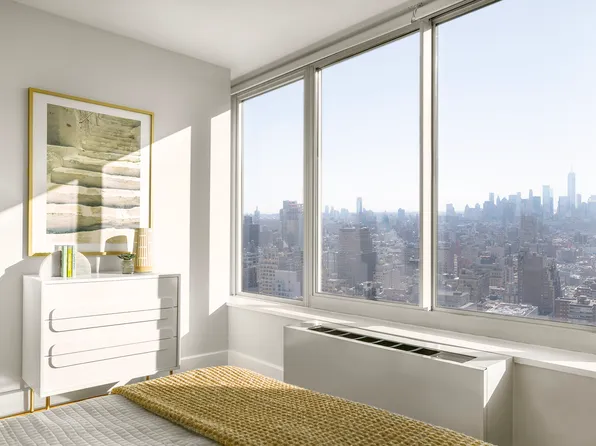 315 West 33rd Street image 6 of 22