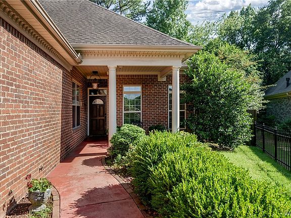 2nd image of 2500 McLean Cir