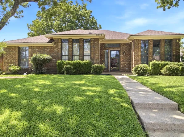 2701 Beau Dr, Mesquite, TX 75181