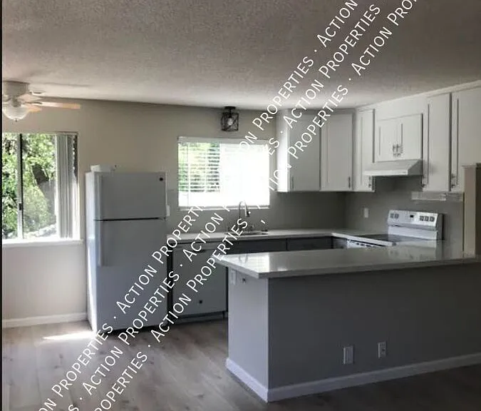 2644 Woodridge Ct #27 — Photo 2