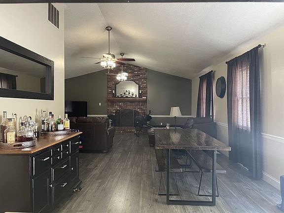 3rd image of 212 Linda Dr